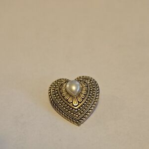 Elegant Silver Heart Pendant with Pearl Accent